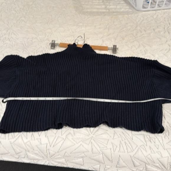 Zara Distressed Cropped Sweater - Picture 5 of 9